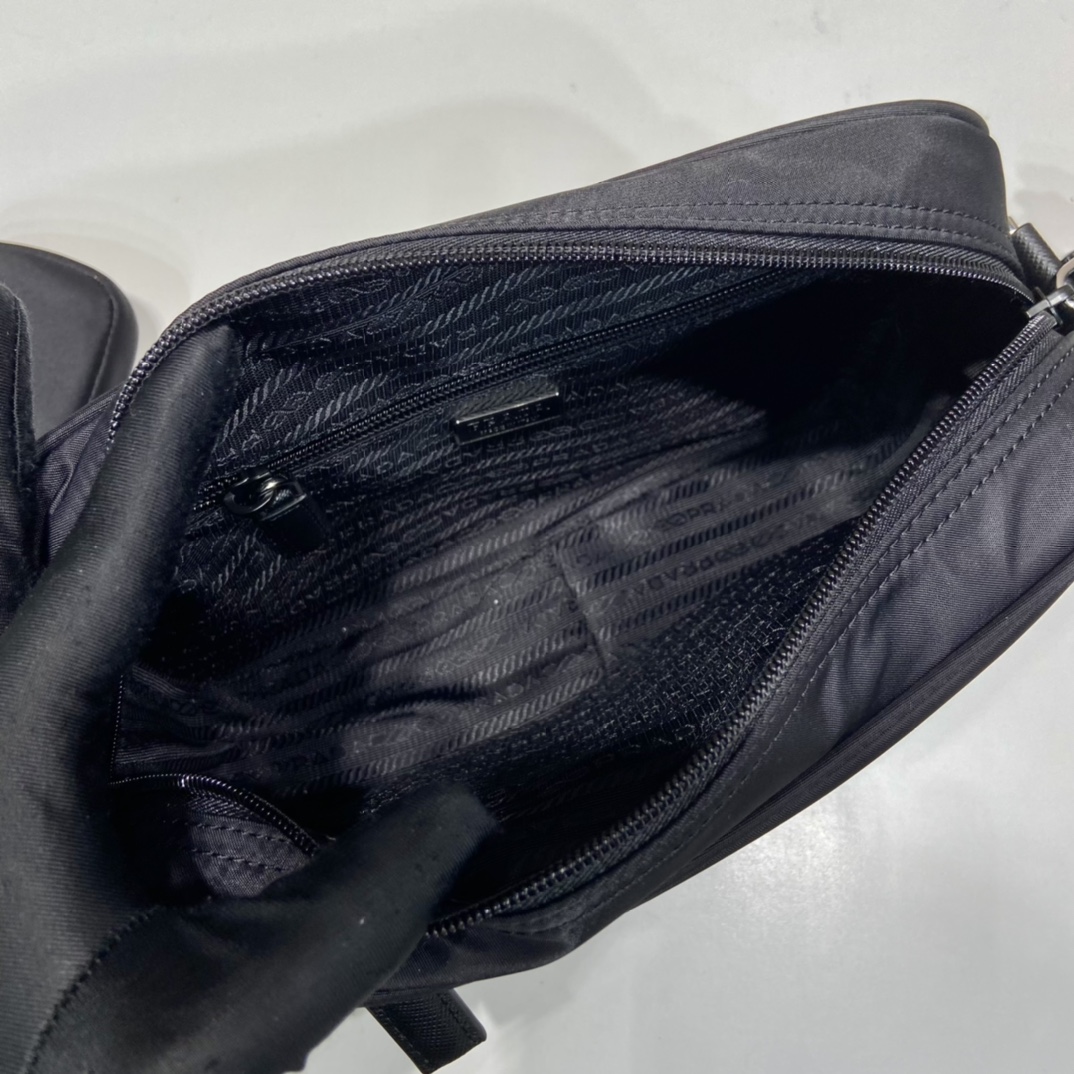 Pra*a 1bc167 crossbody bag -23*15*7cm