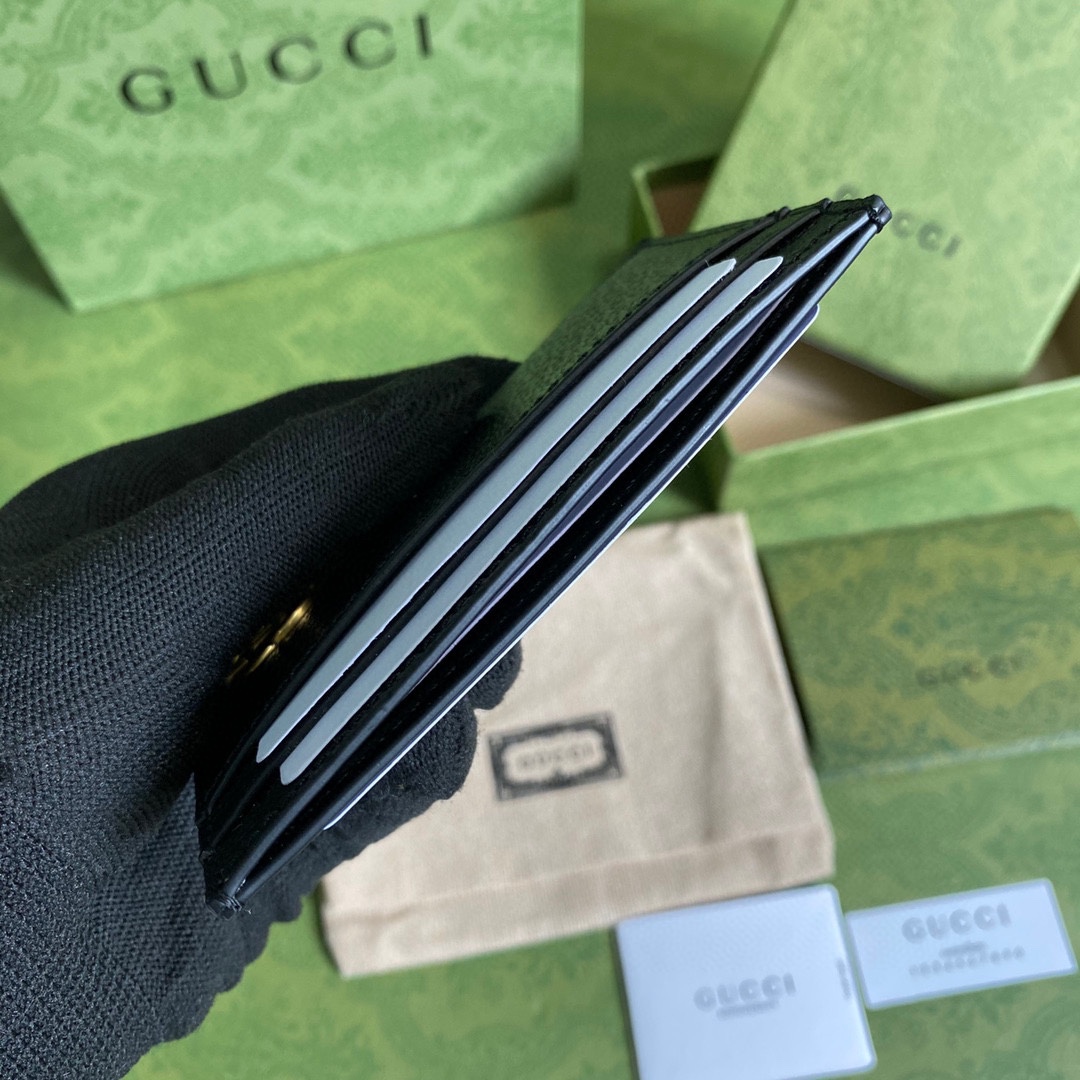 G*u*i wallet-10*7.5cm