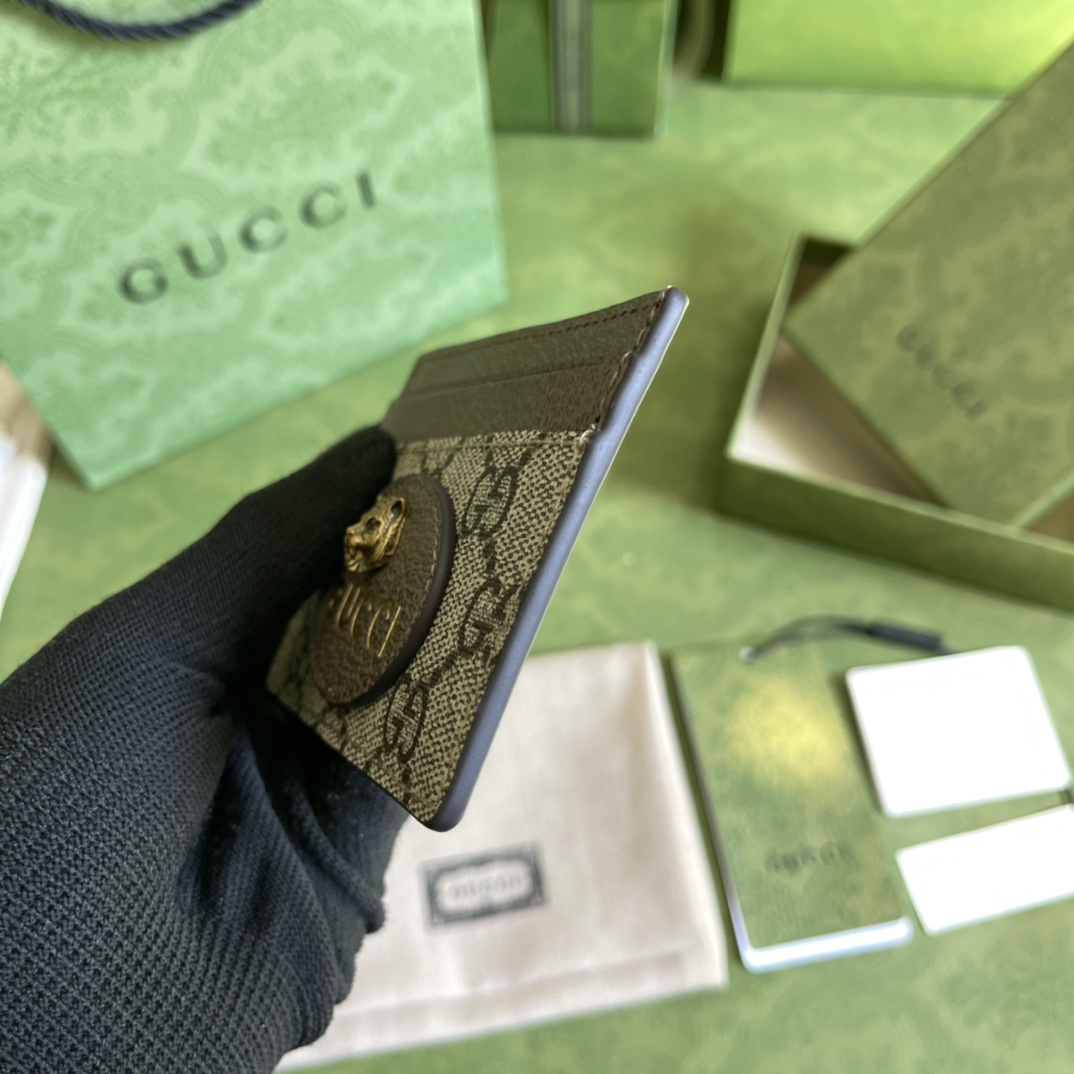 G*u*i wallet-10*7.5cm