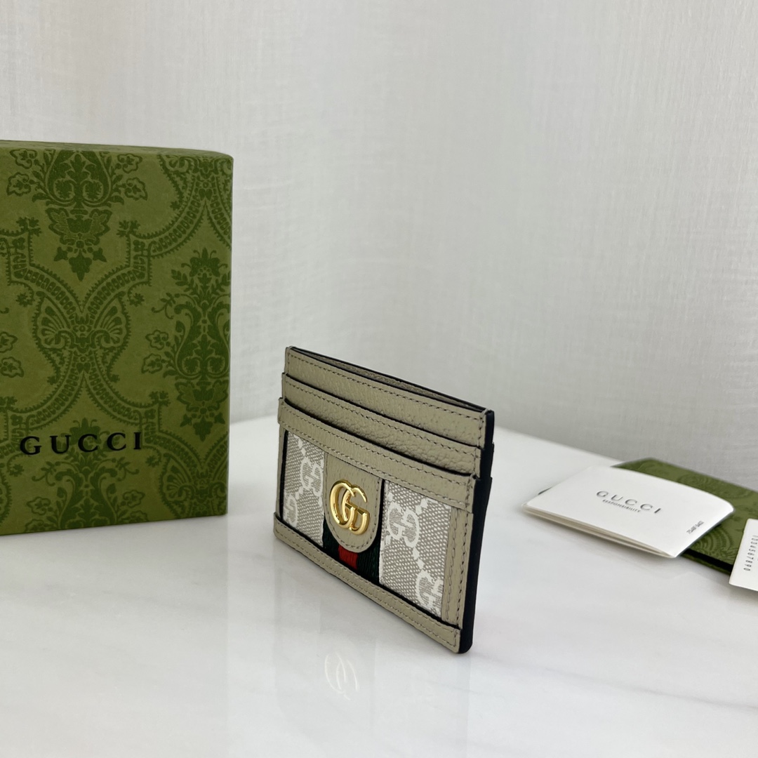 G*u*i wallet-10*7.5cm