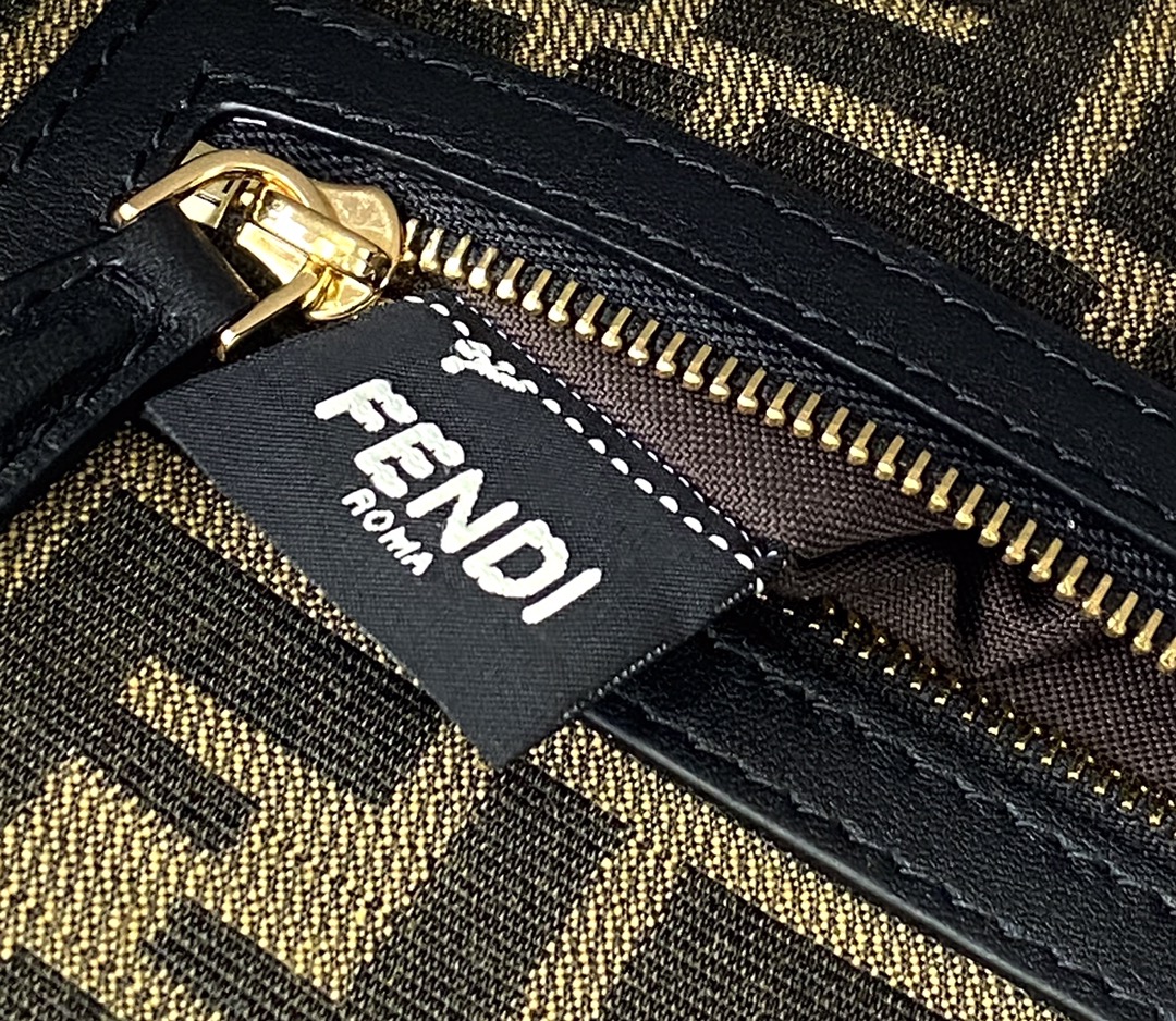 F**di medium baguette bag-26x15x4cm