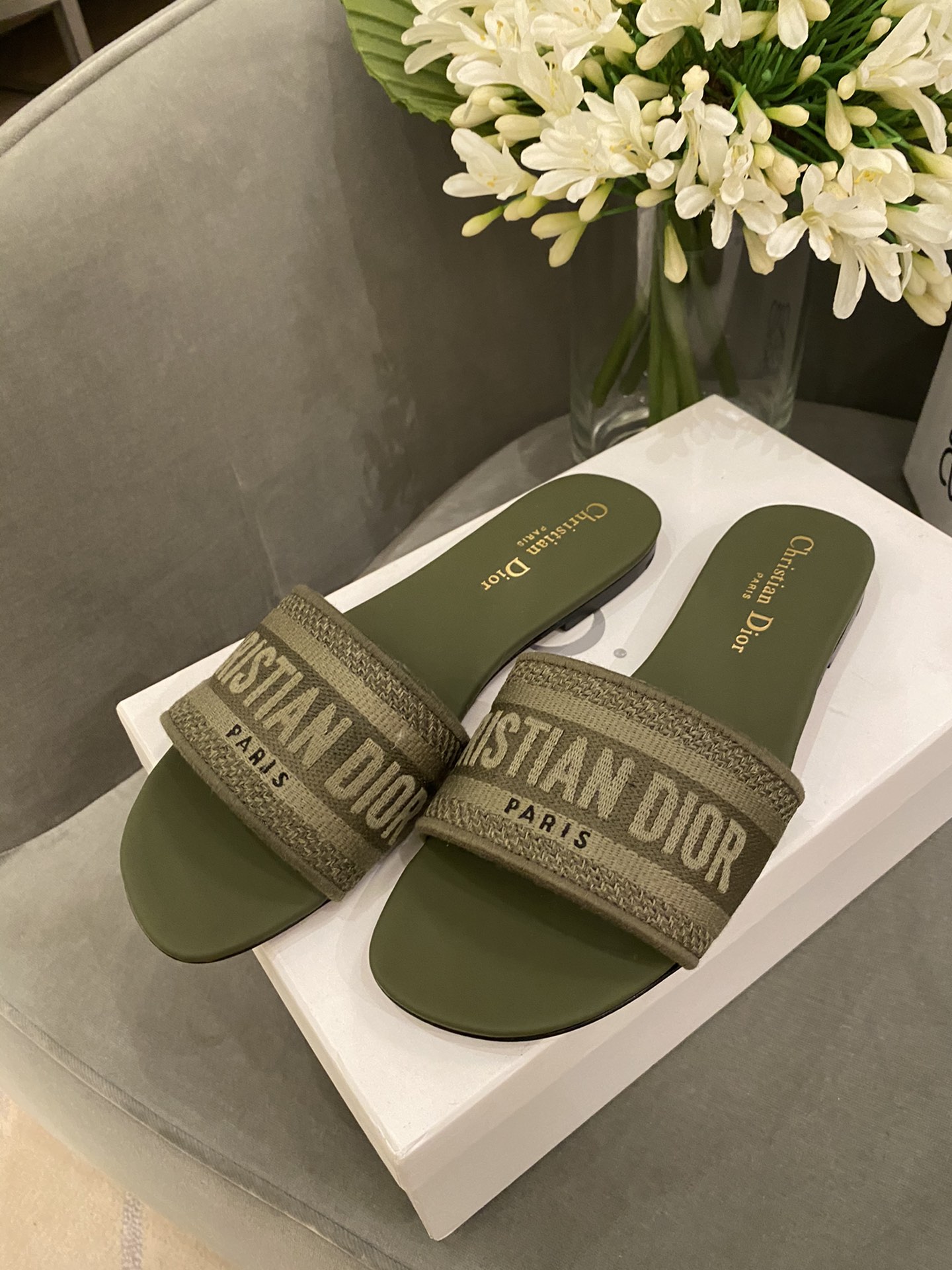 D*or slippers