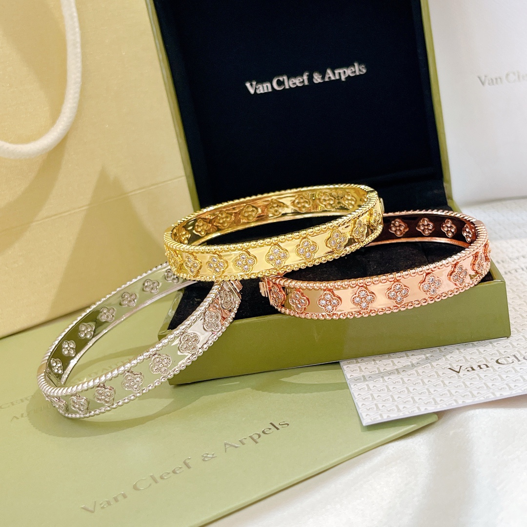 VCA Bracelet