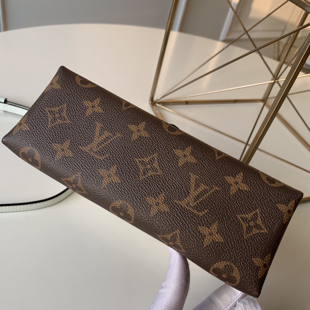 l0*is V*t0n locky bb bag -21* 17.0*8cm