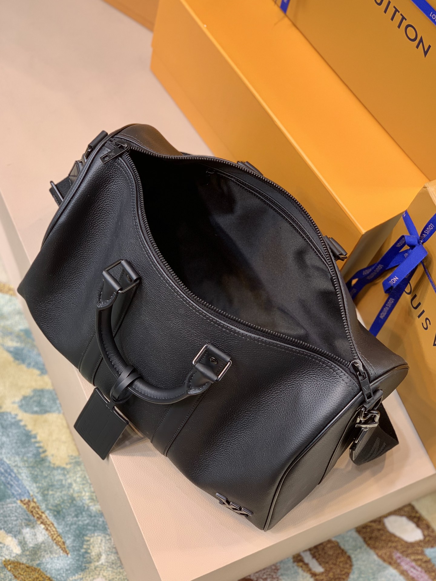 l0*is V*t0n keepall bandouliÈre 40 -42*26*20cm
