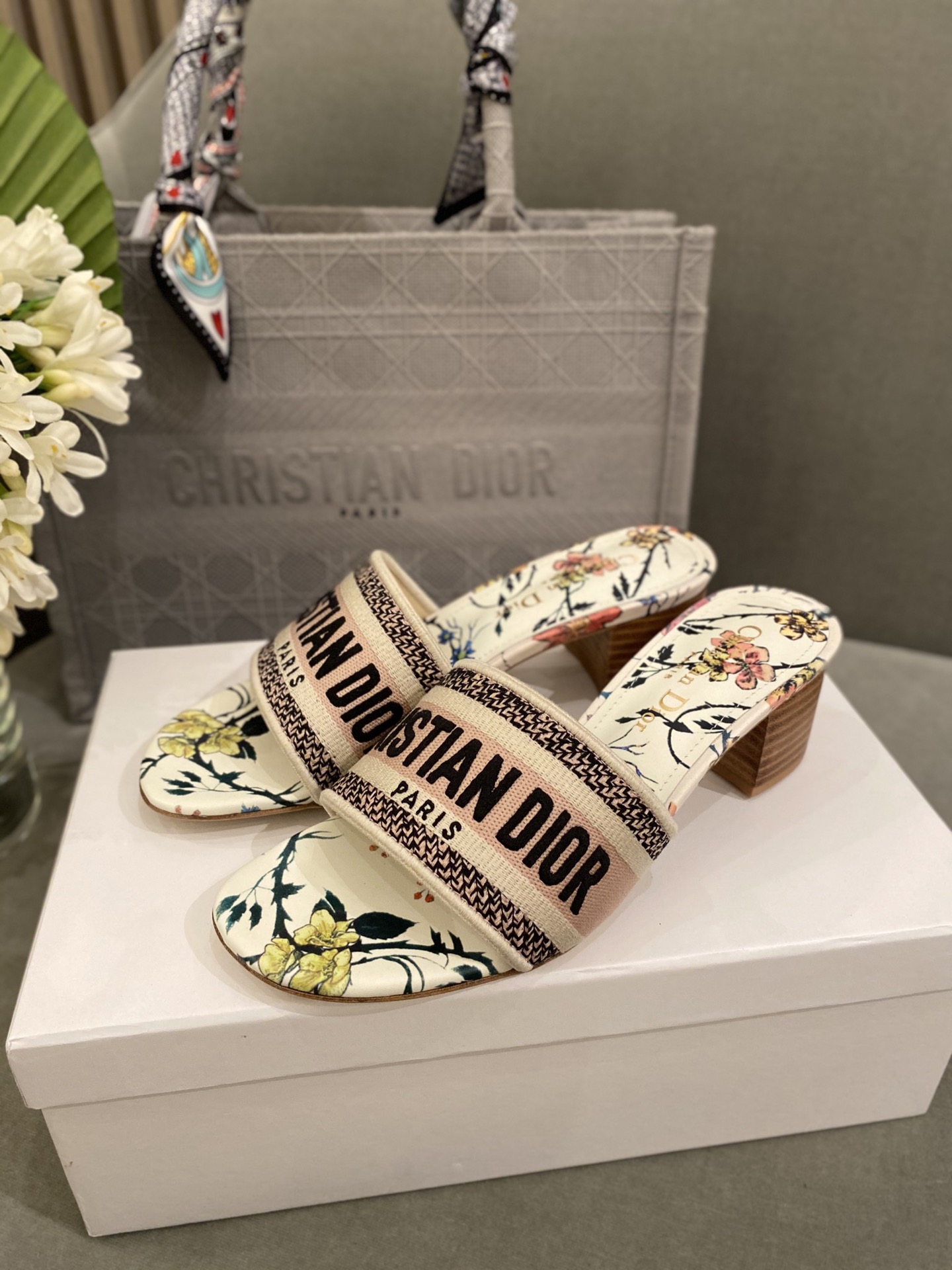 D*or slippers