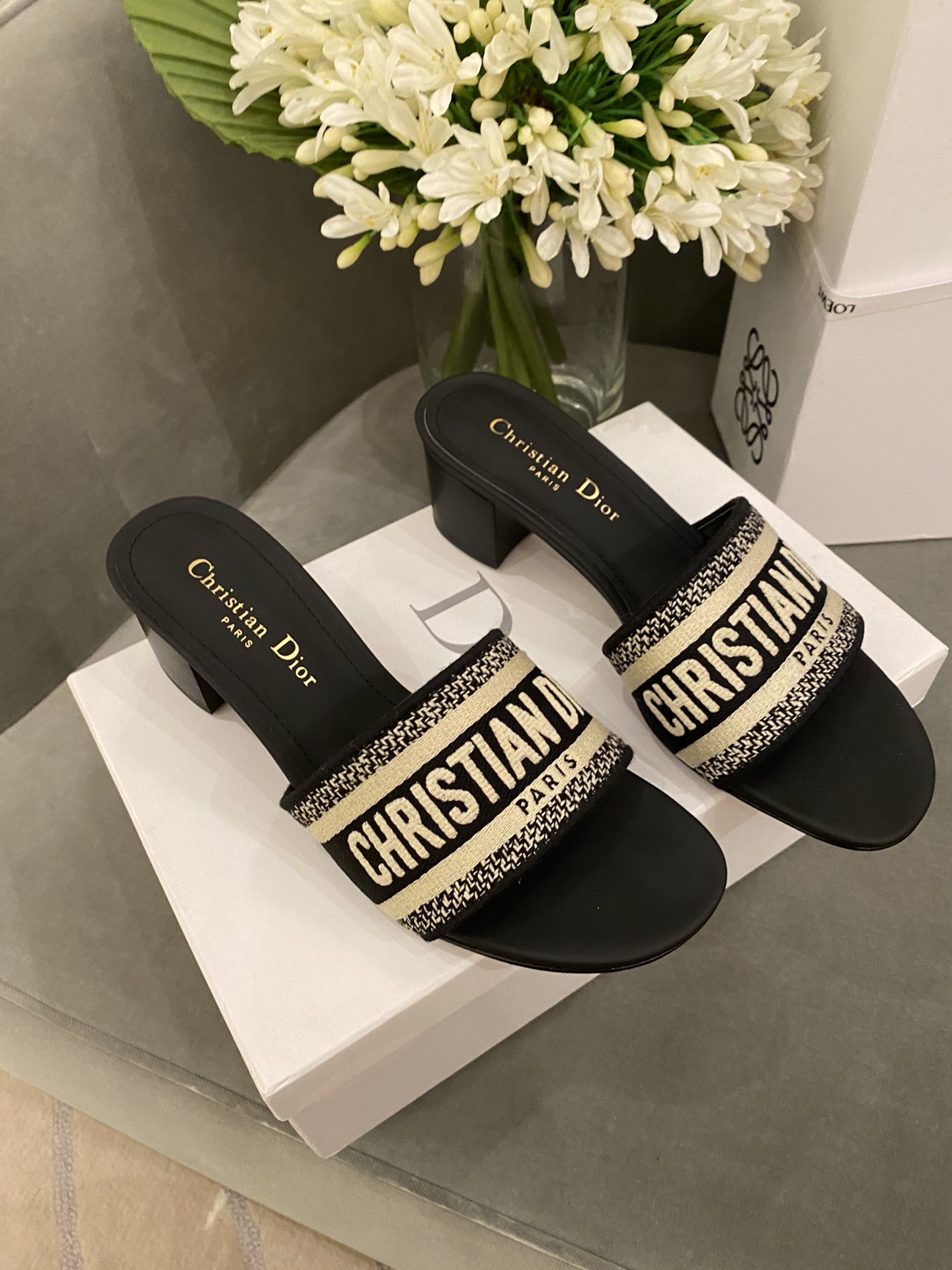D*or slippers
