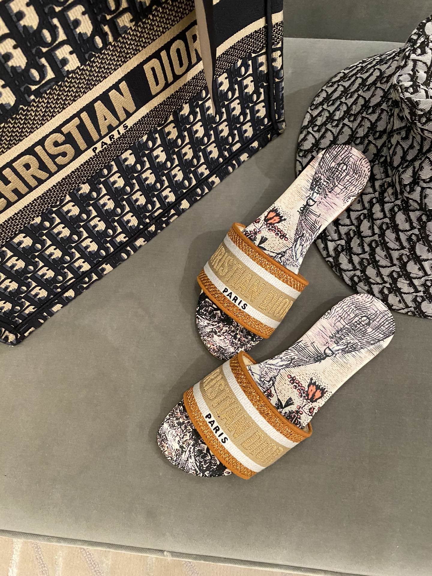 D*or slippers