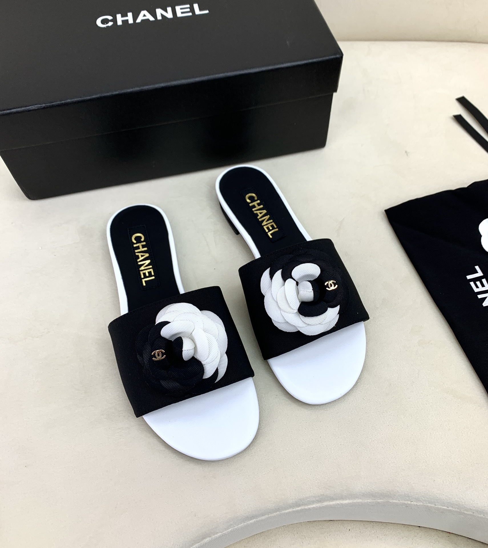 CHANLE Heels