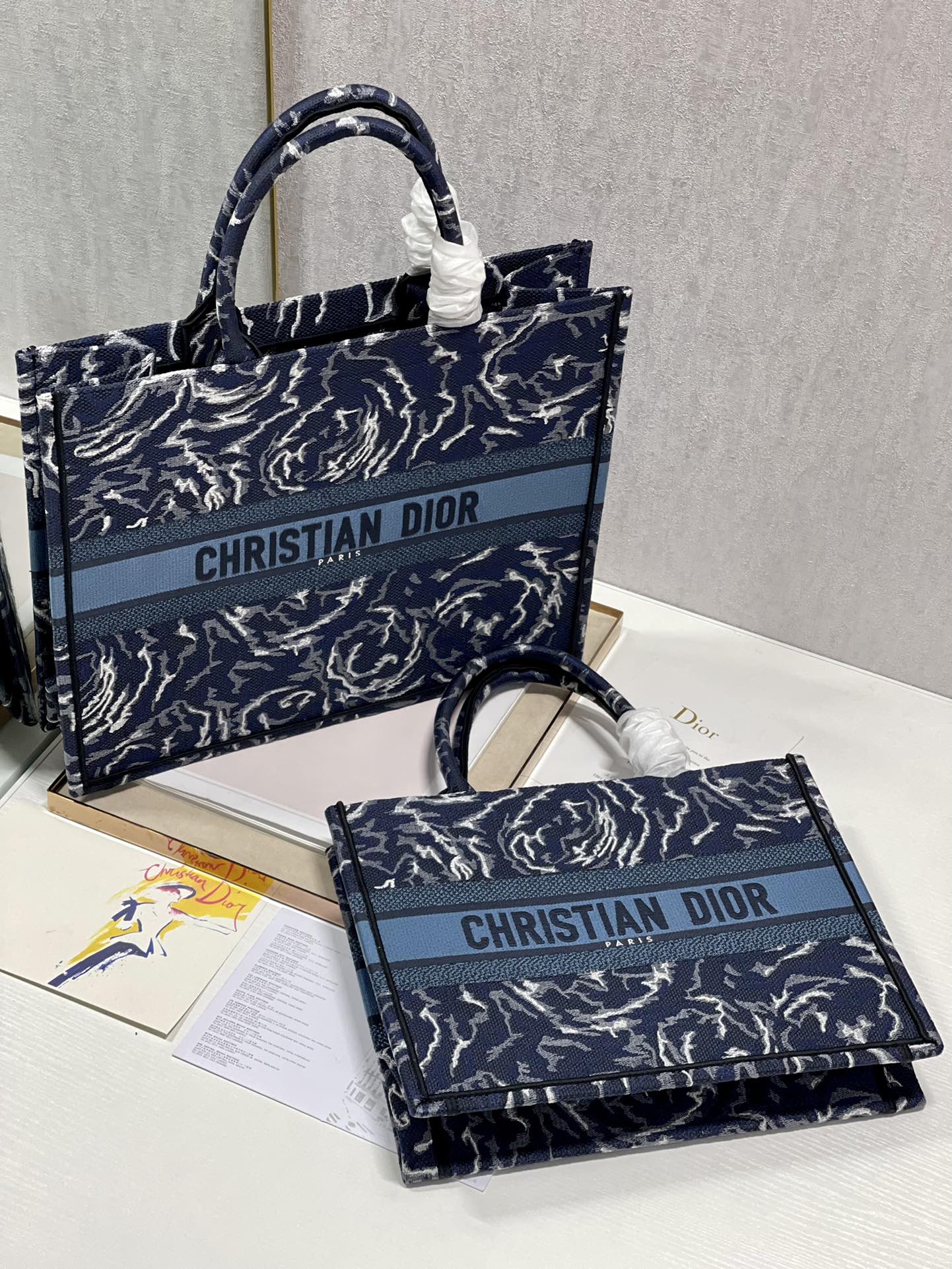 D*or book tote