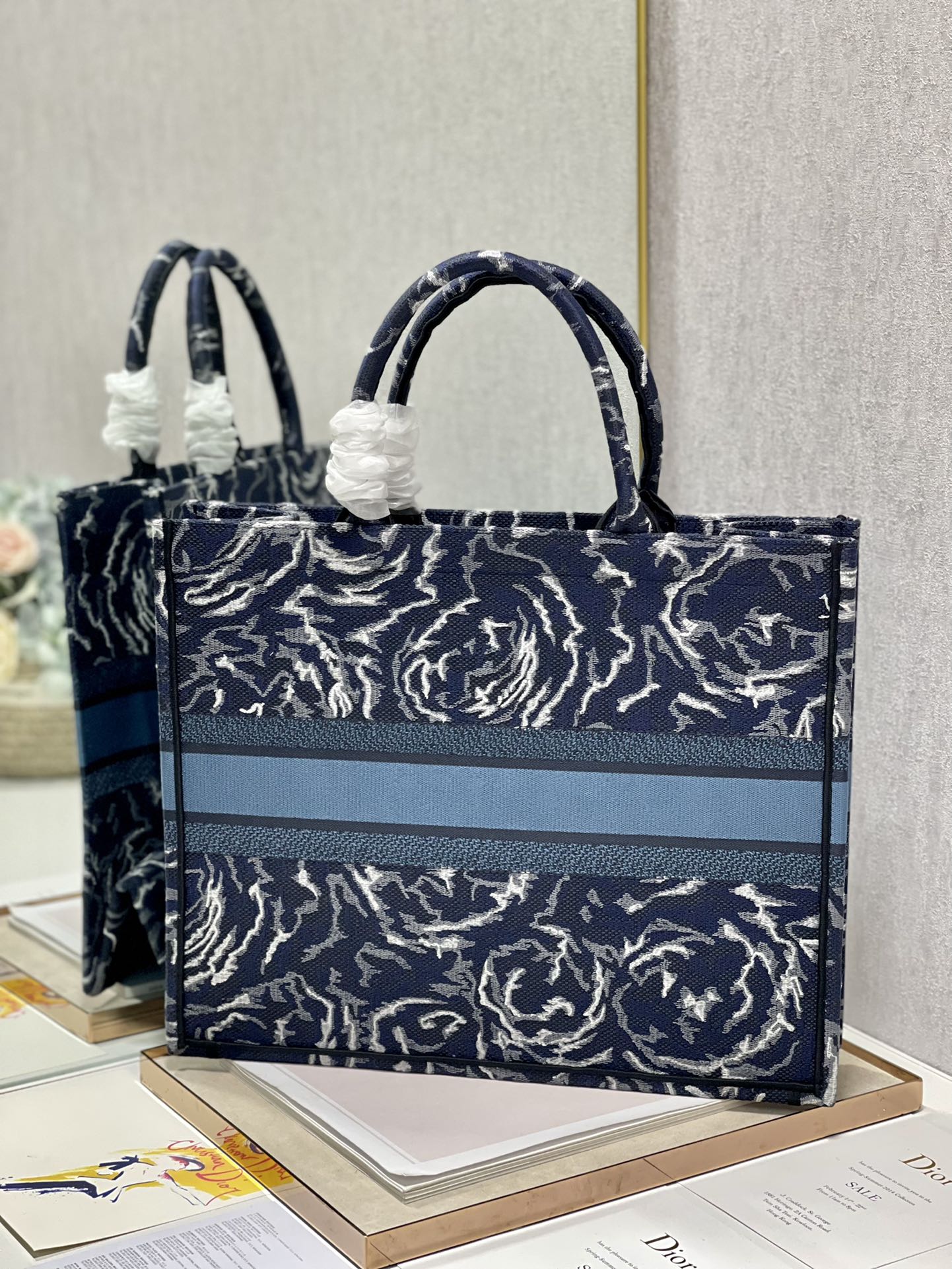 D*or book tote