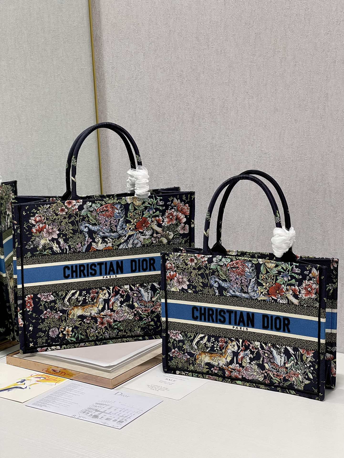D*or book tote