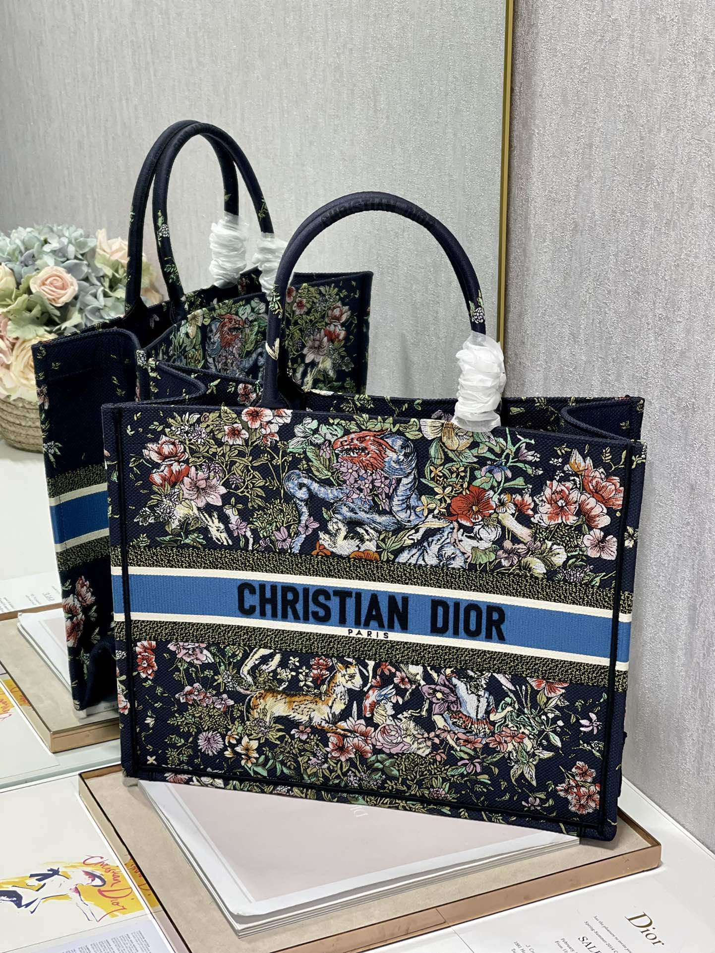 D*or book tote
