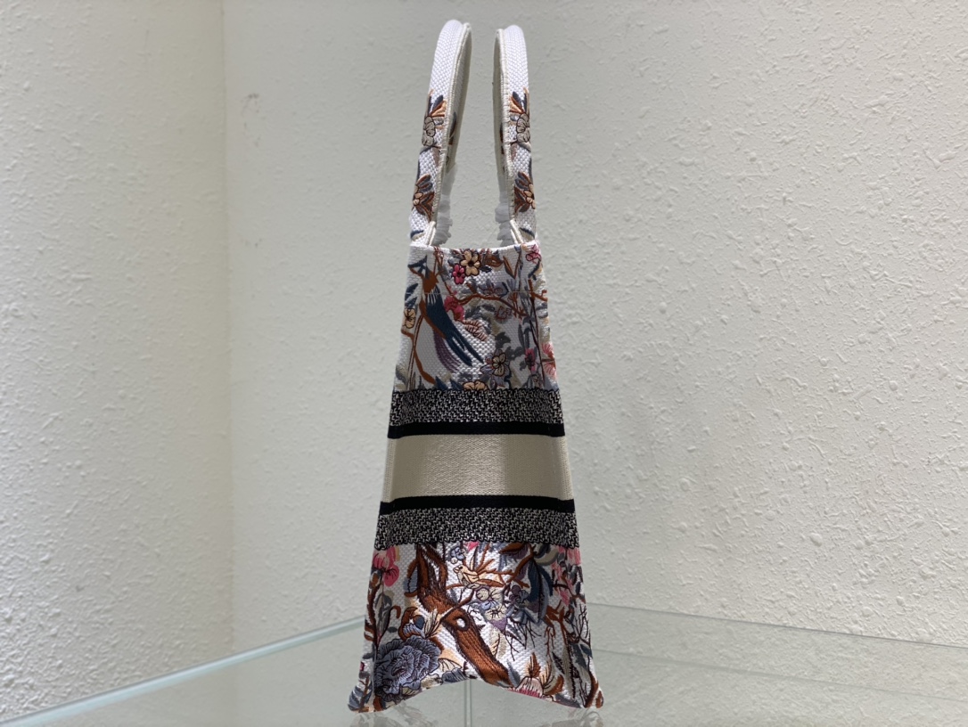 D*or book tote