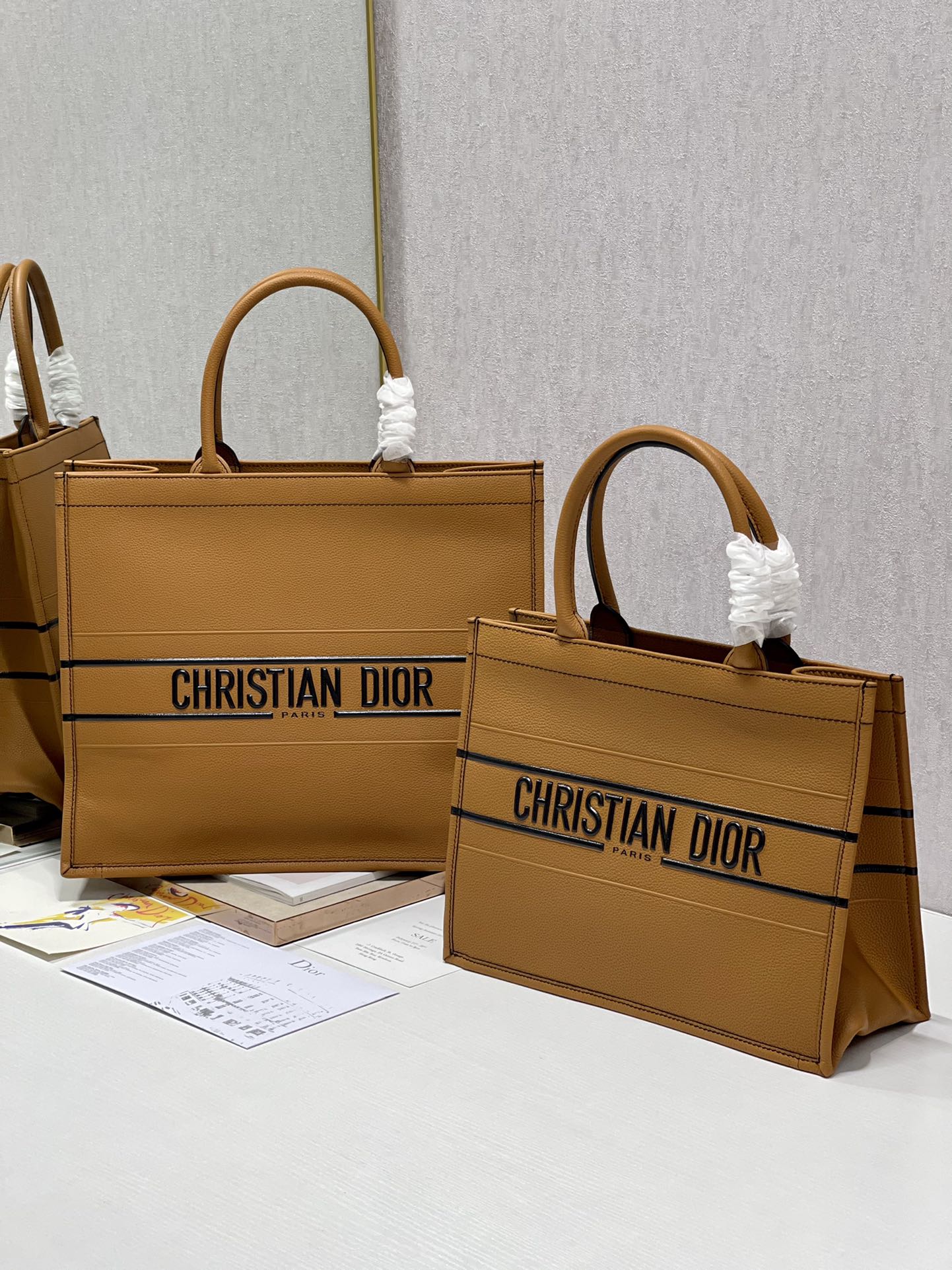 D*or book tote