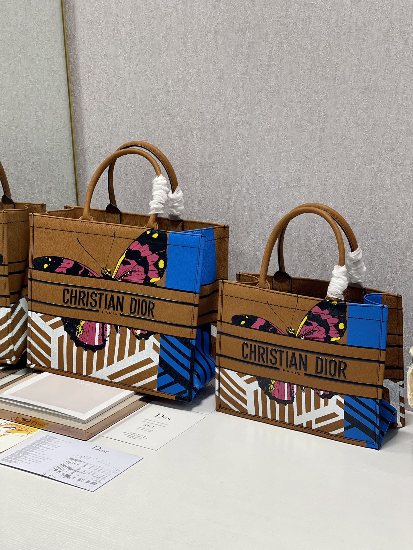 D*or book tote