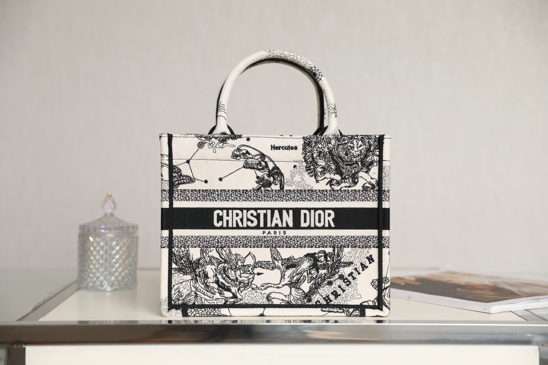 D*or small book tote-26*8*22cm