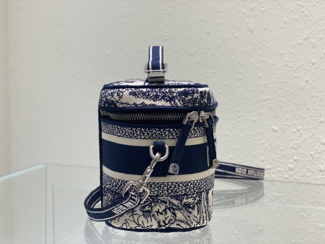 D*or cosmetic bag-18*.5*13*10.5cm
