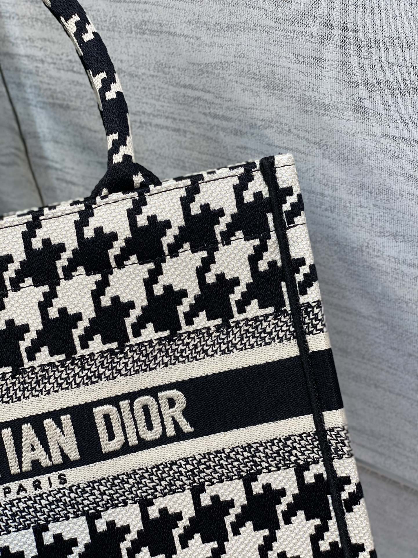 D*or small book tote-26*8*22cm