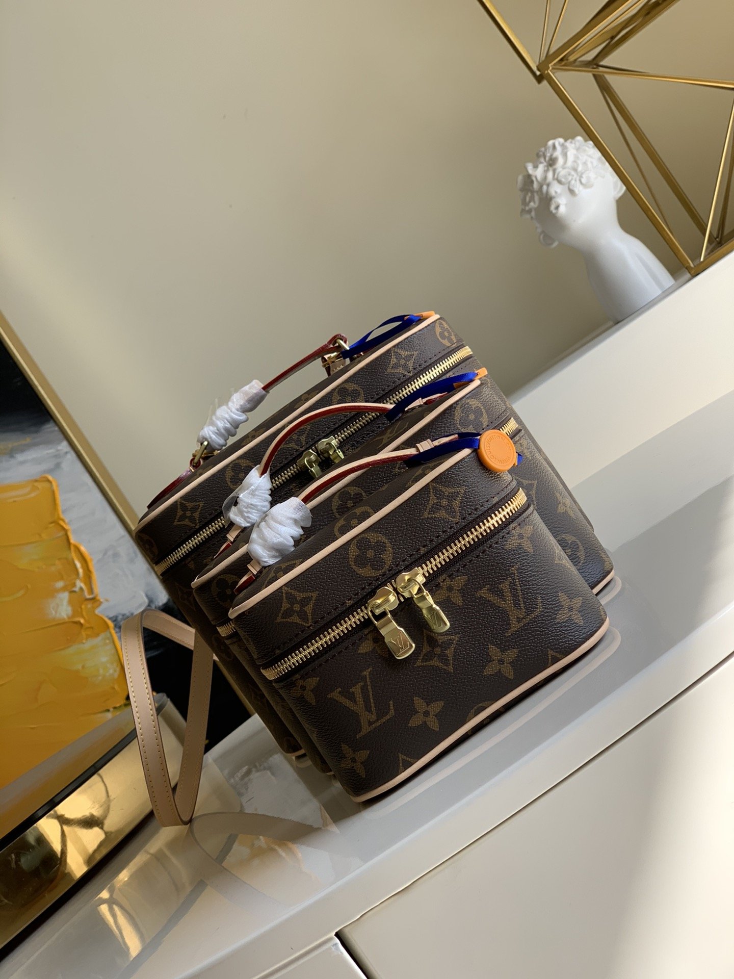 l0*is V*t0n cosmetic bag