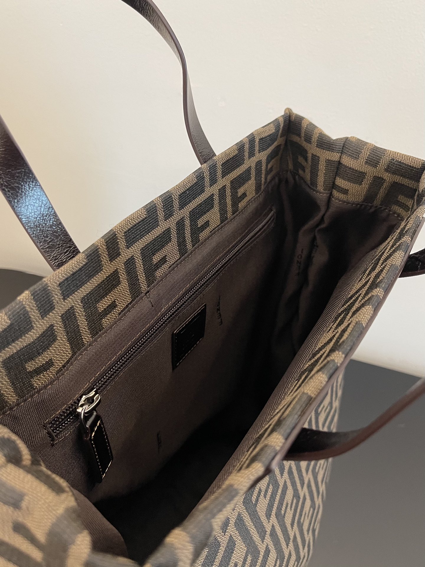 F**di vintage tote-27x30x13cm