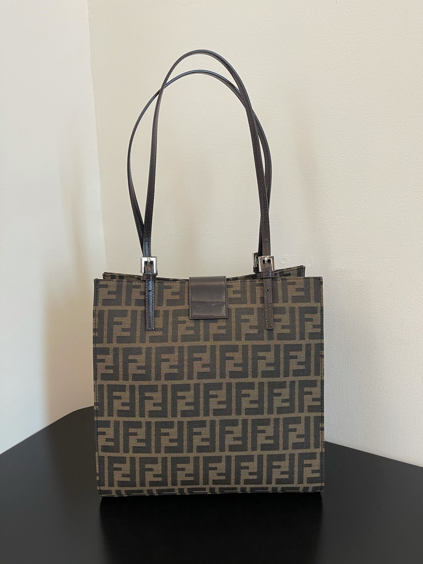 F**di vintage tote-28x28x11cm