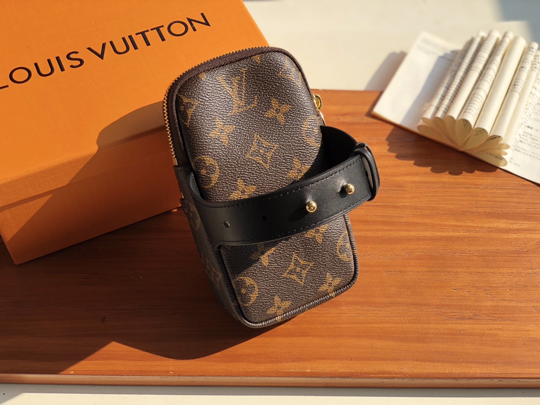 l0*is V*t0n functional bag-10*18*9.0cm