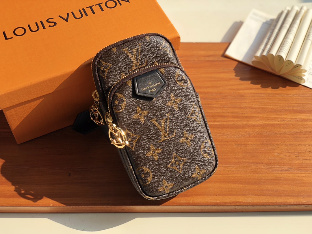 l0*is V*t0n functional bag-10*18*9.0cm