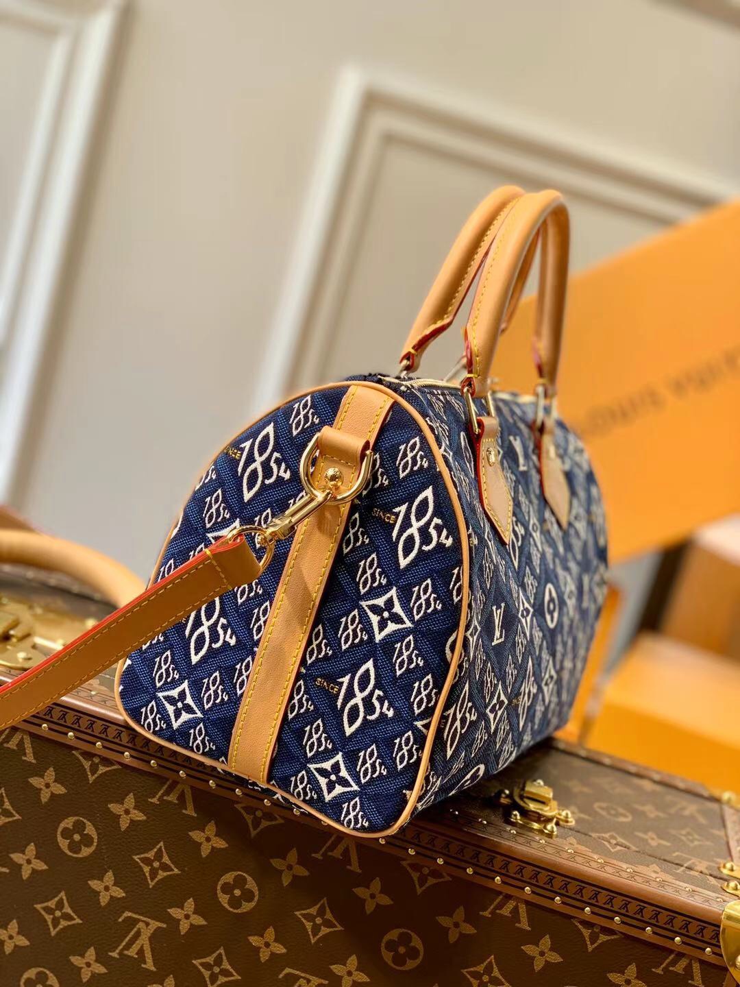 l0*is V*t0n since 1854 speedy 25-25*19*15cm