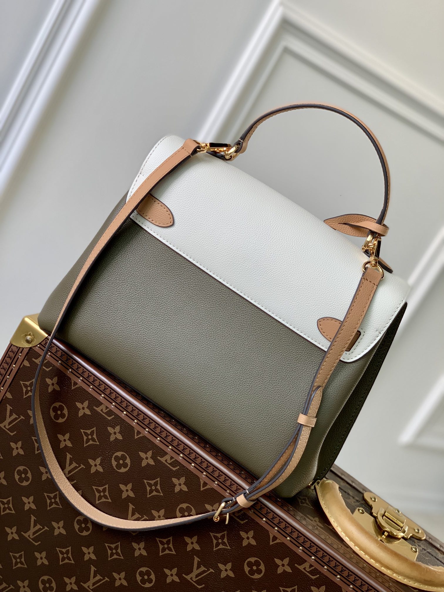 l0*is V*t0n lockme ever m51395-31*46*17cm