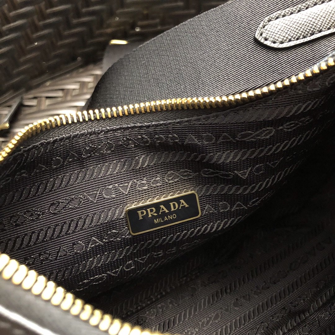 Pra*a hobo bag-bh204 -23*17*6.5cm
