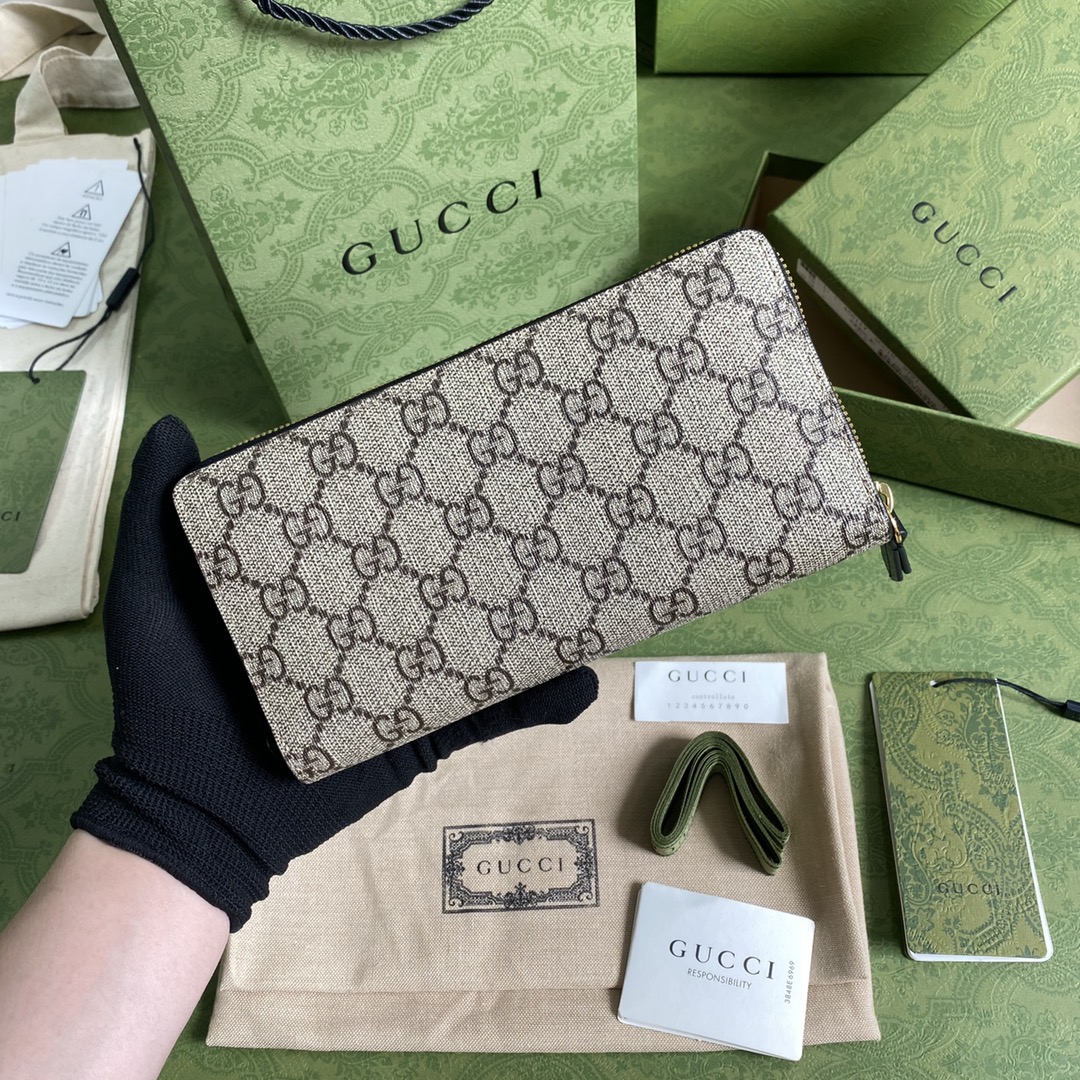 G*u*i wallet-19*10*2cm