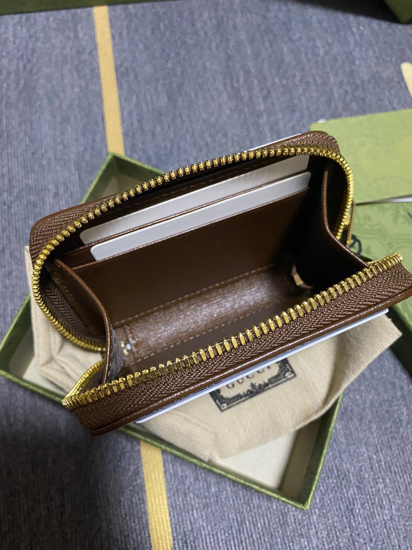 G*u*i wallet-11.5*8.5*3cm