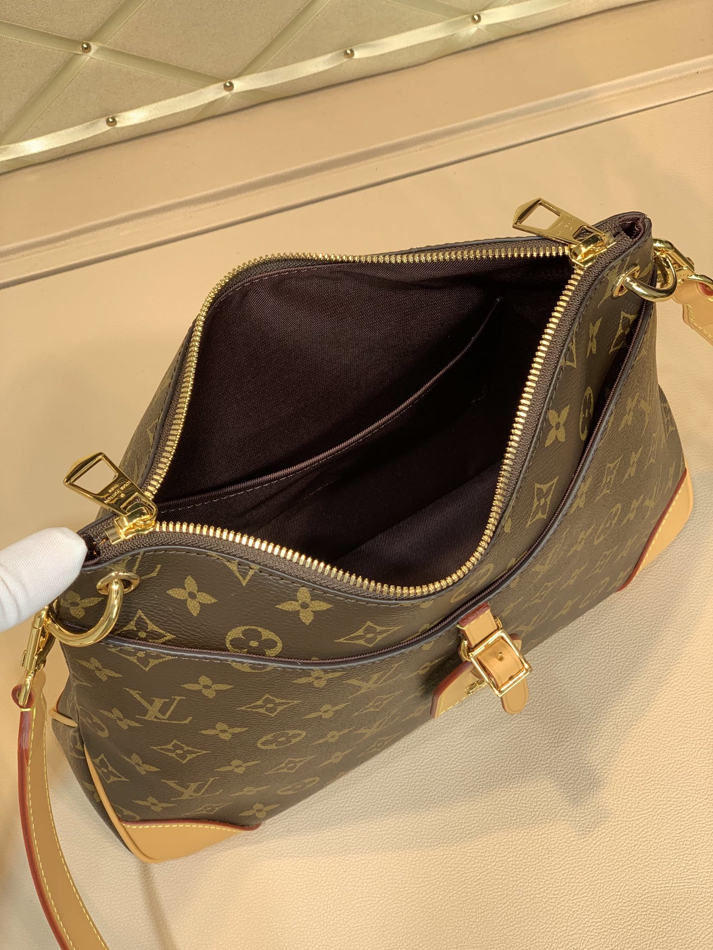 l0*is V*t0n odeon medium handbags- m45355