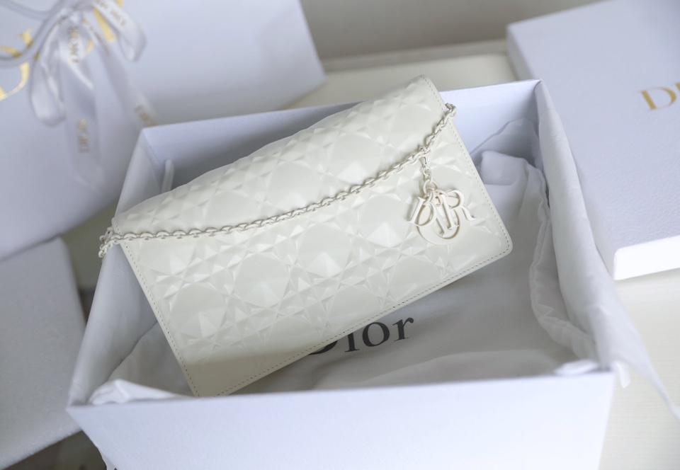 D*or wallet on chain-21.5*11.5*3cm