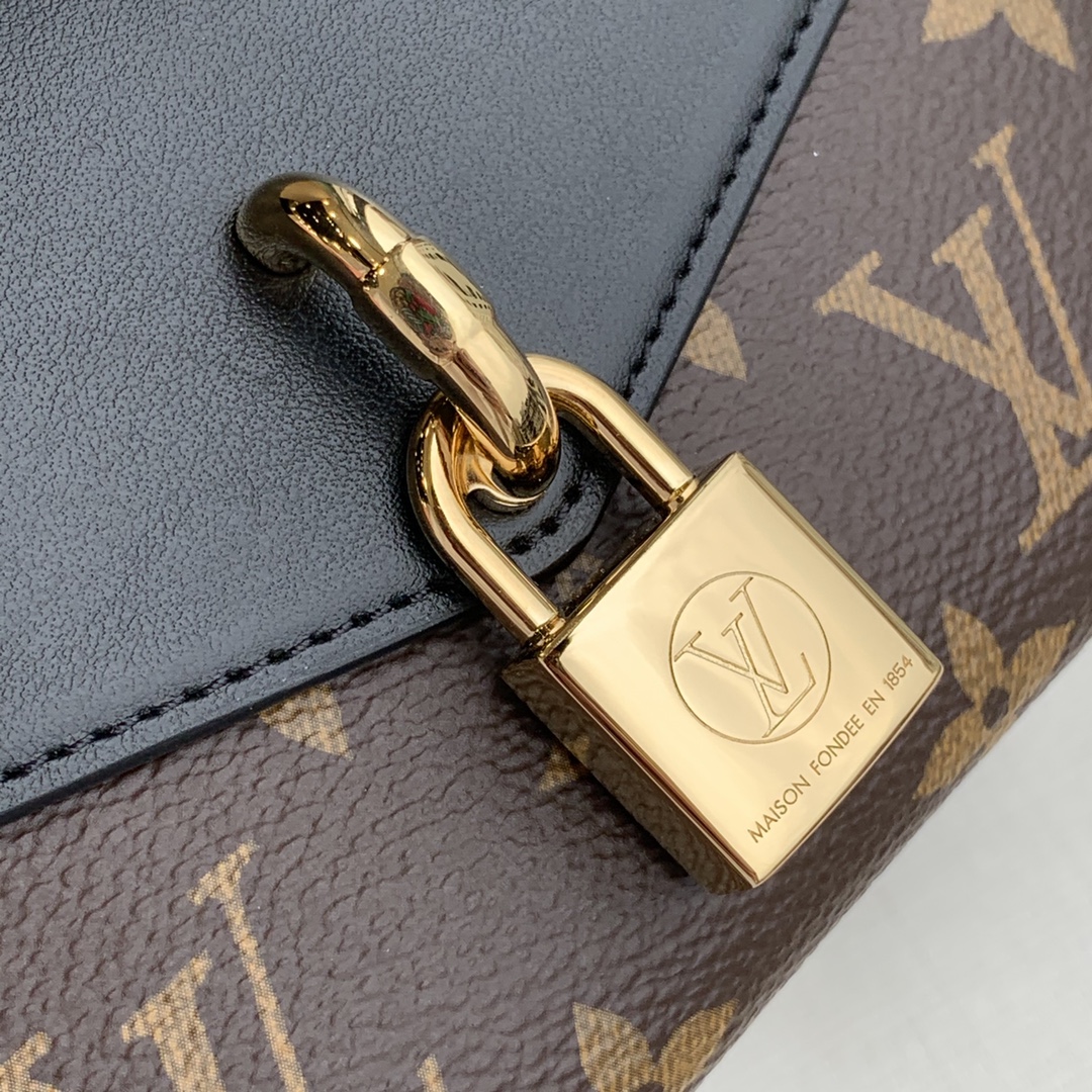 l0*is V*t0n padlock on strap-19x11×3cm