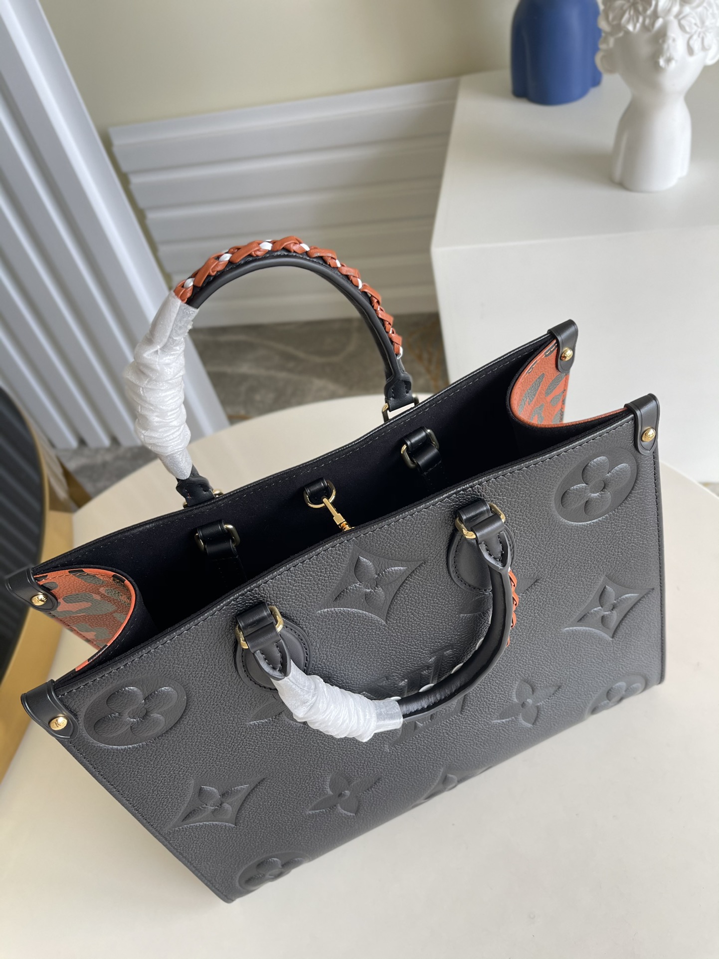 l0*is V*t0n onthego handbag-35*27*14cm
