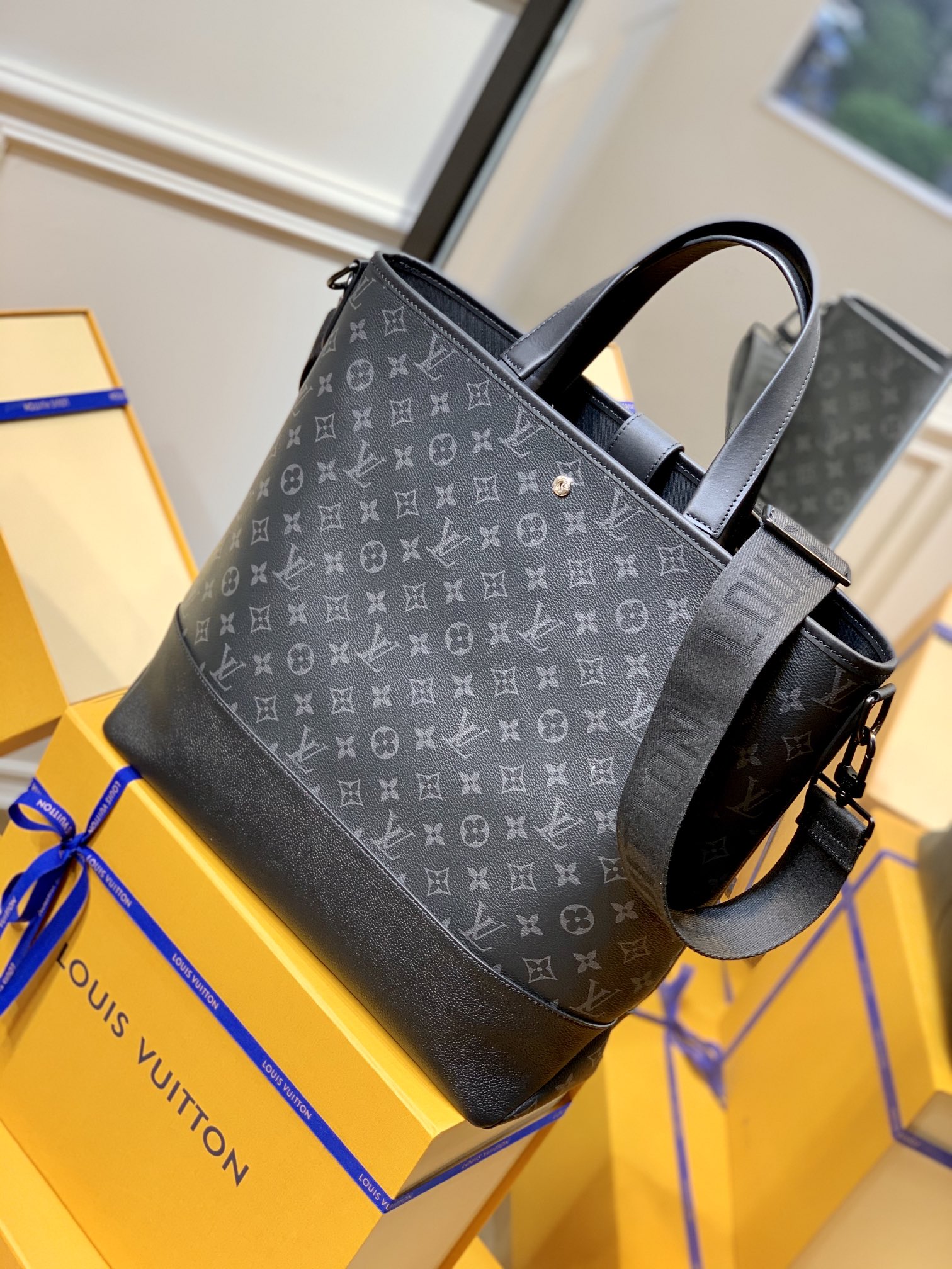 l0*is V*t0n m45914 monogram eclipse saumur-38*37*13m