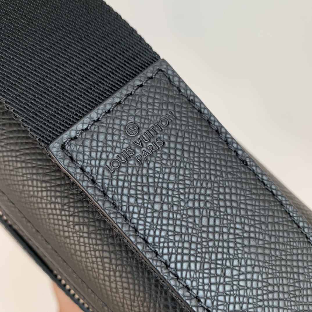 l0*is V*t0n district messenger bag-m46255-26*20*7cm