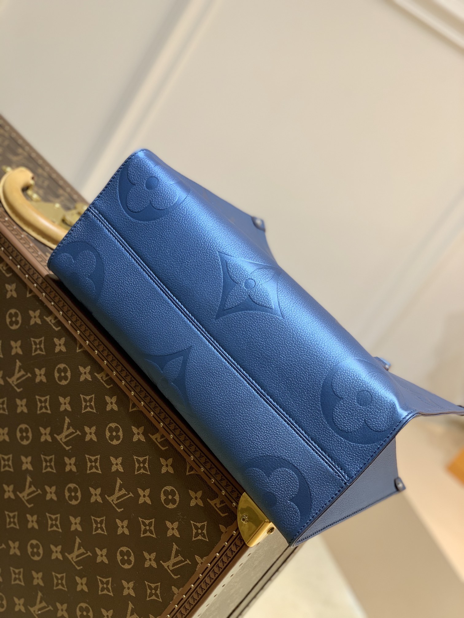 l0*is V*t0n onthego handbag-35*27*14cm