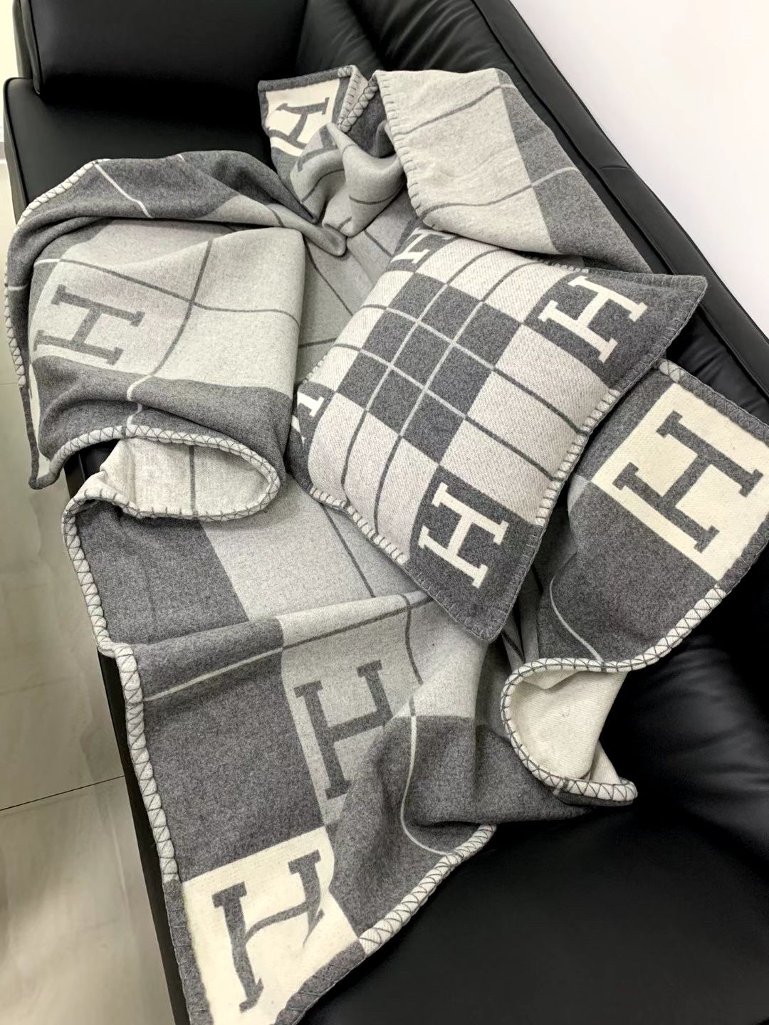 H**mes blankets-180*140cm