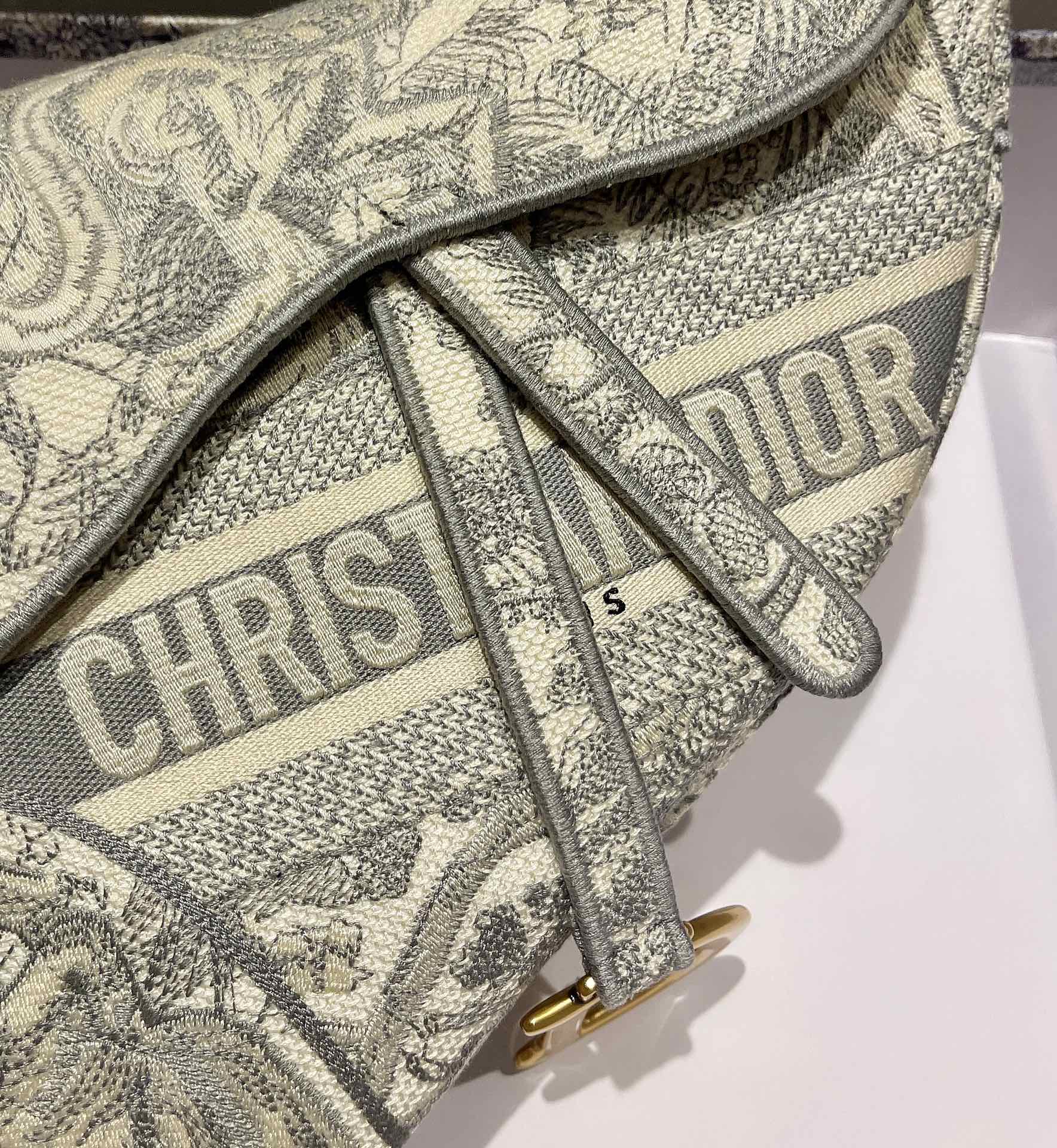D*or saddle bag-25.5 x 20 x 6.5cm