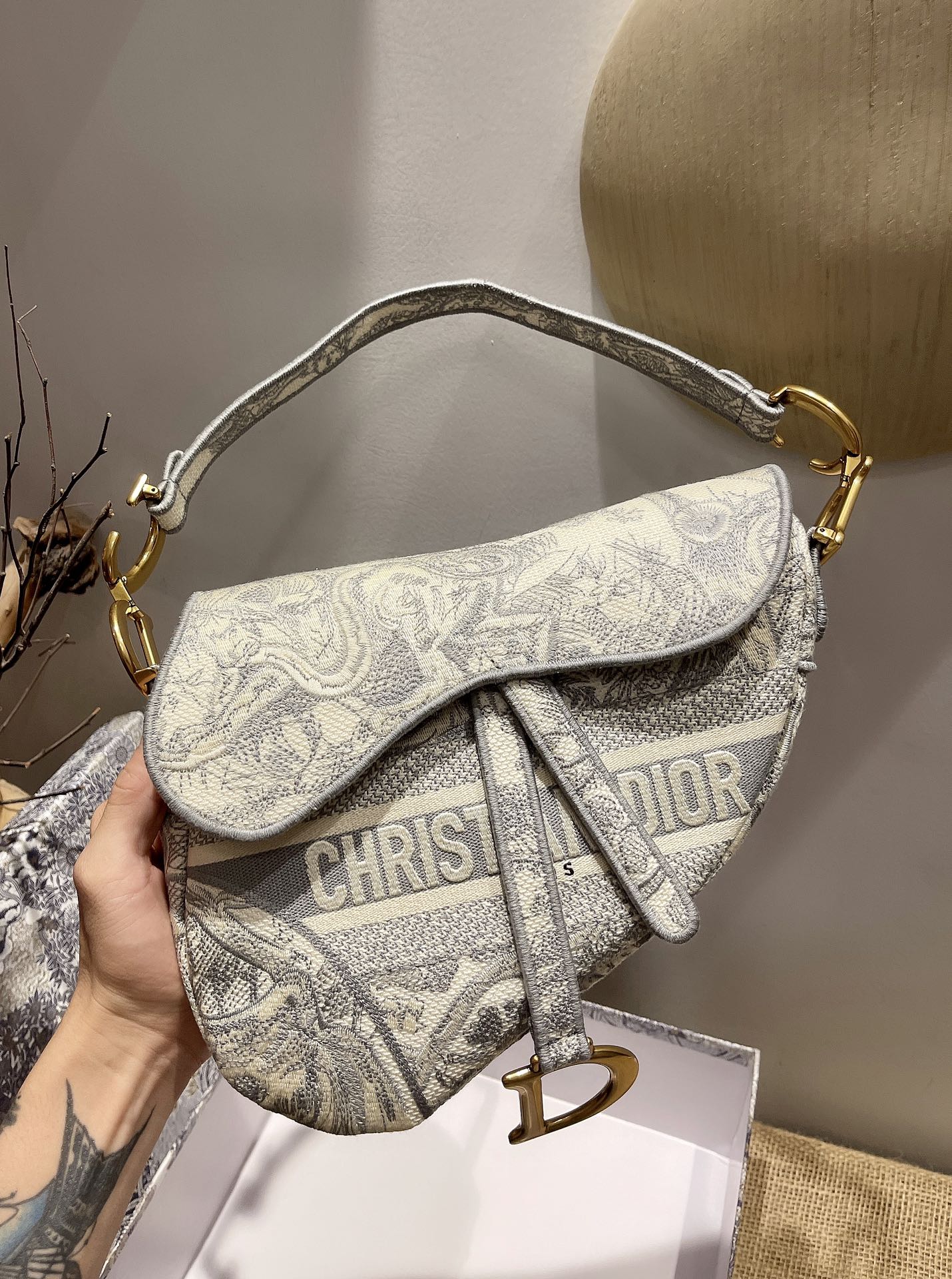 D*or saddle bag-25.5 x 20 x 6.5cm