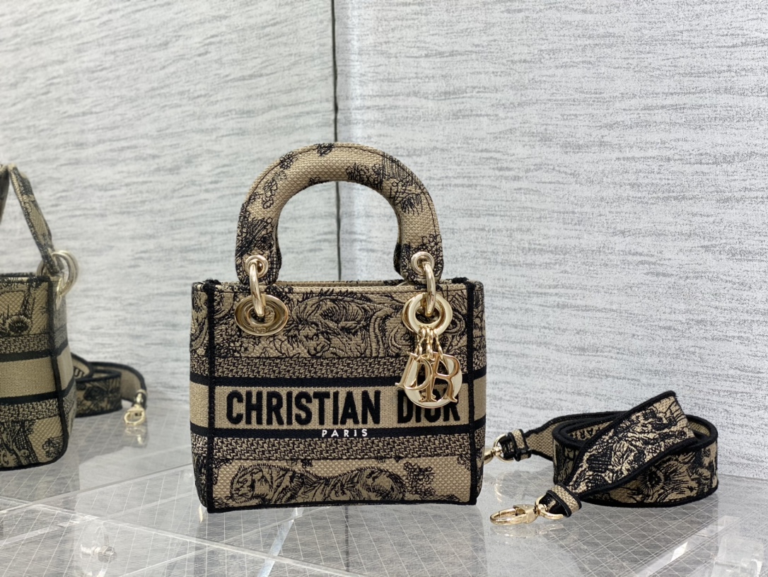 lady D*or-17*15*8cm