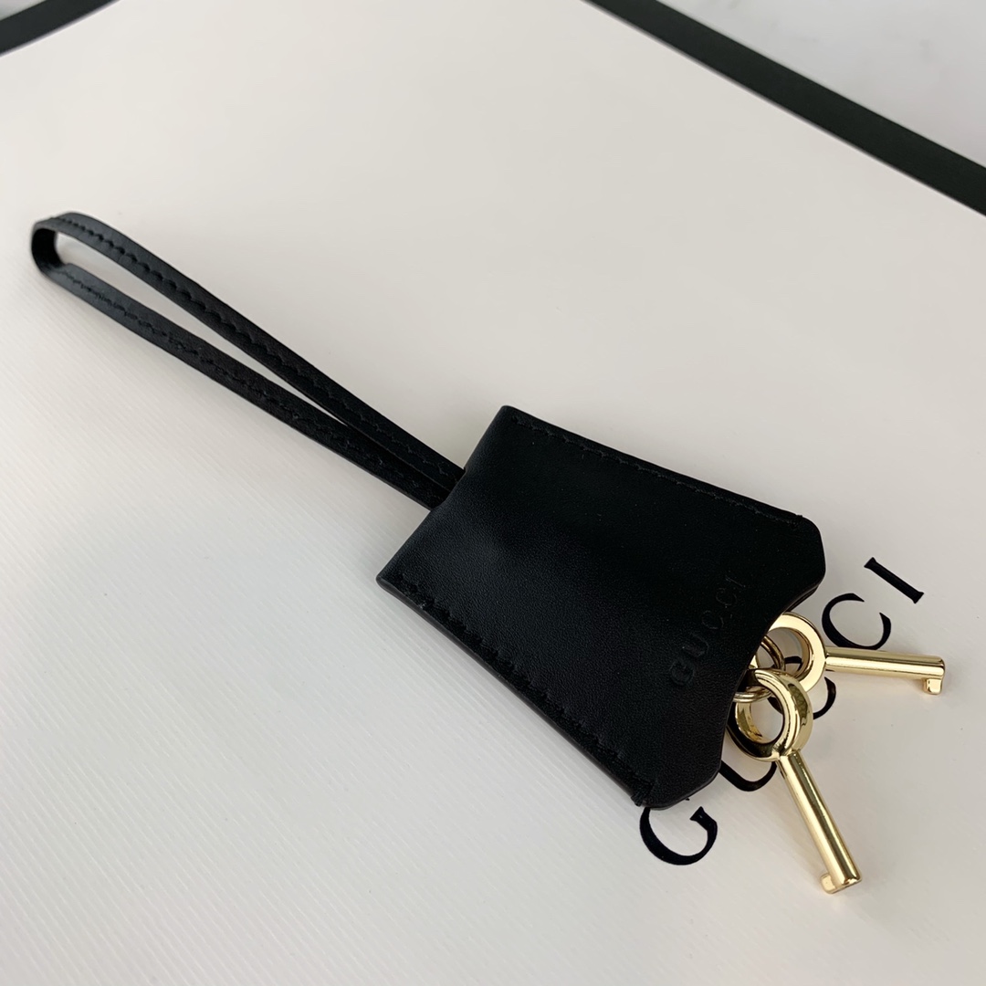 G*u*i padlock bag-26*18*10cm
