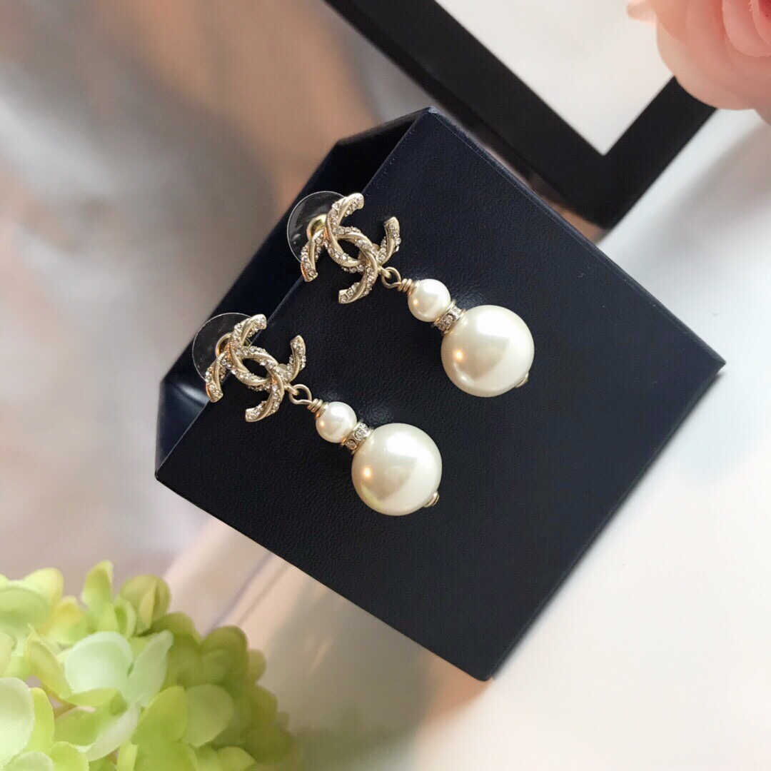 Ch@nel Earring