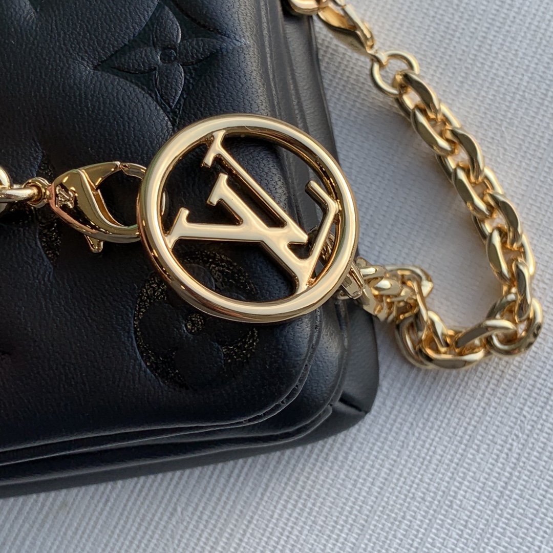 l0*is V*t0n pochette coussin chain bag-20*14*8cm