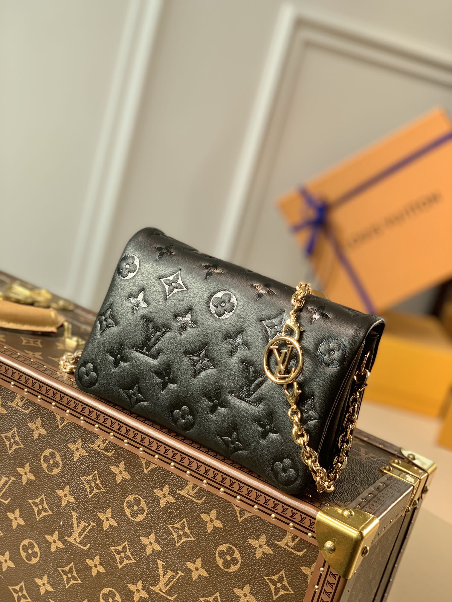 l0*is V*t0n pochette coussin chain bag-20*14*8cm