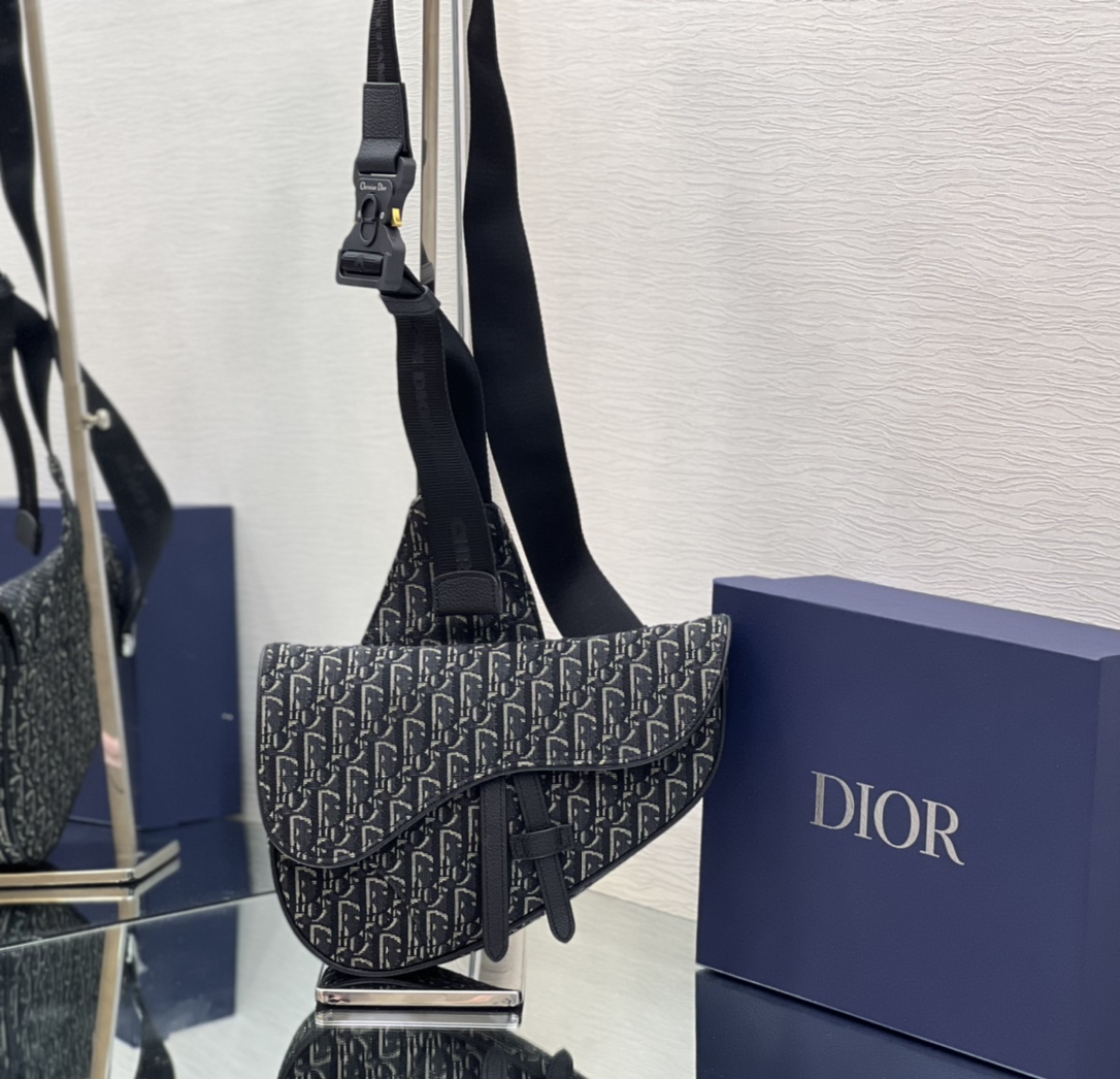 D*or saddle bag-20 x 28.6 x 5cm