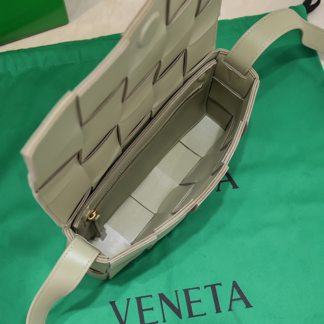 b0tte*a Ven*ta cassette bag-23x15x6cm